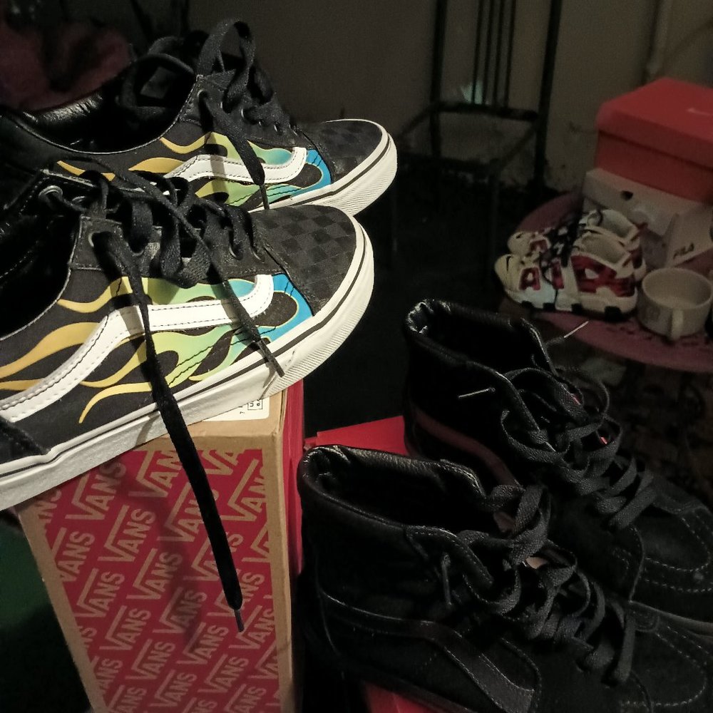 Vans - Picture 3 of 5